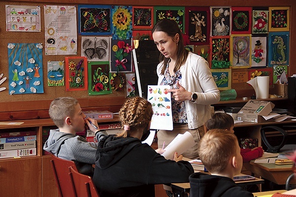 Lekcja języka polskiego dla ukraińskich uczniów.