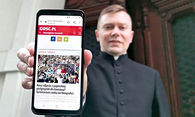 ▲	– Stwórzmy razem wyjątkowy albym  – zachęca ks. Wojciech.