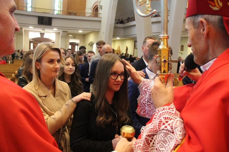 Nowy Sącz. Bierzmowanie u św. Jana Pawła II 2022