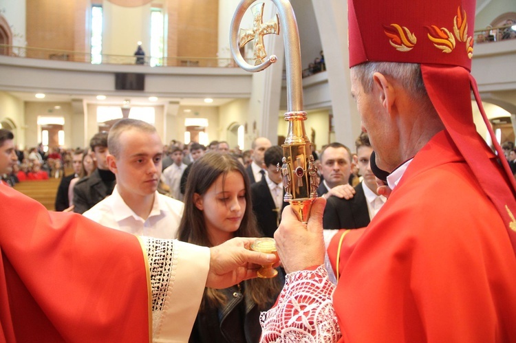 Nowy Sącz. Bierzmowanie u św. Jana Pawła II 2022