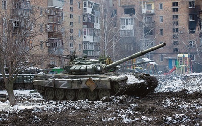 Rosyjskie czołgi w Doniecku  11 marca 2022 roku.