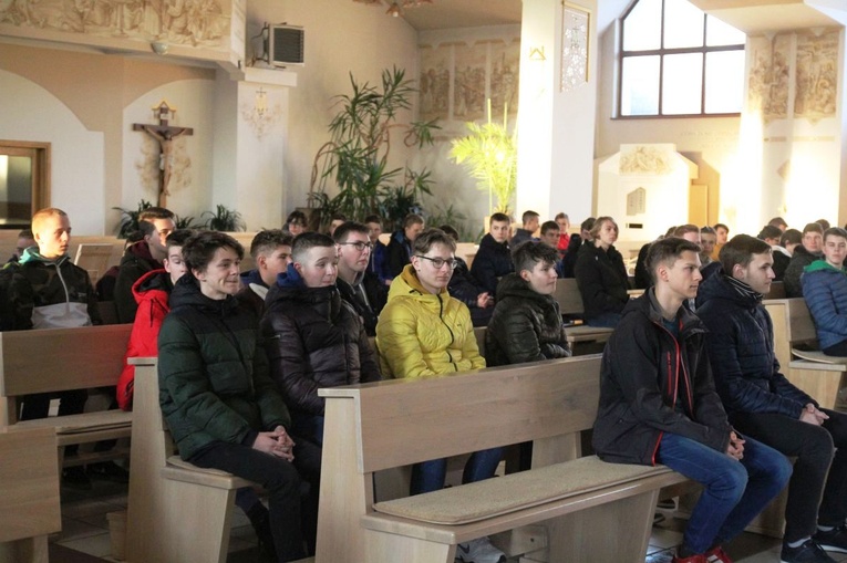 Diecezjalny kurs na animatora służby liturgicznej ołtarza w Pogórzu 2022