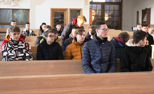 Diecezjalny kurs na animatora służby liturgicznej ołtarza w Pogórzu 2022
