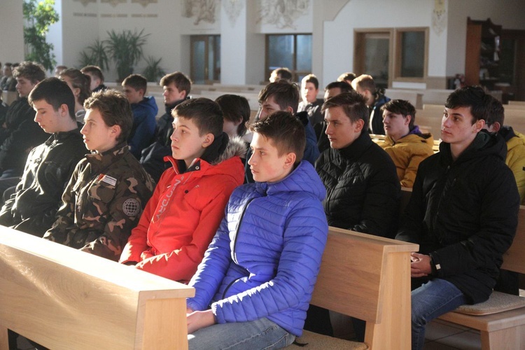Wykład i ćwiczenia z liturgiki odbywały się także w kościele.