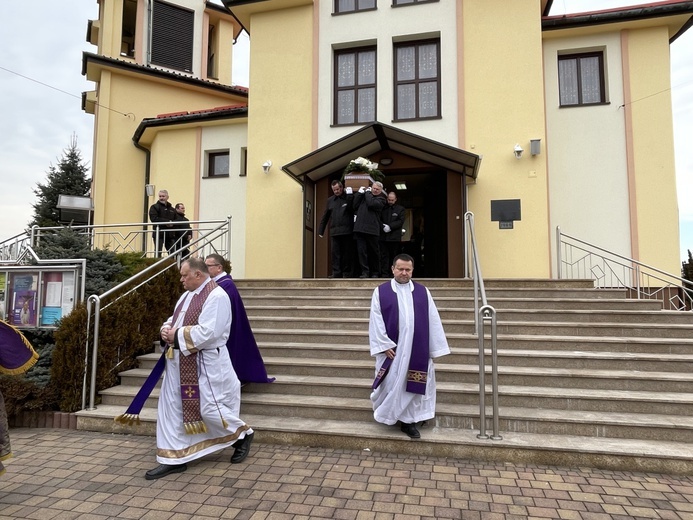 Ostatnie pożegnanie Renaty Ślosarczyk z Bestwinki