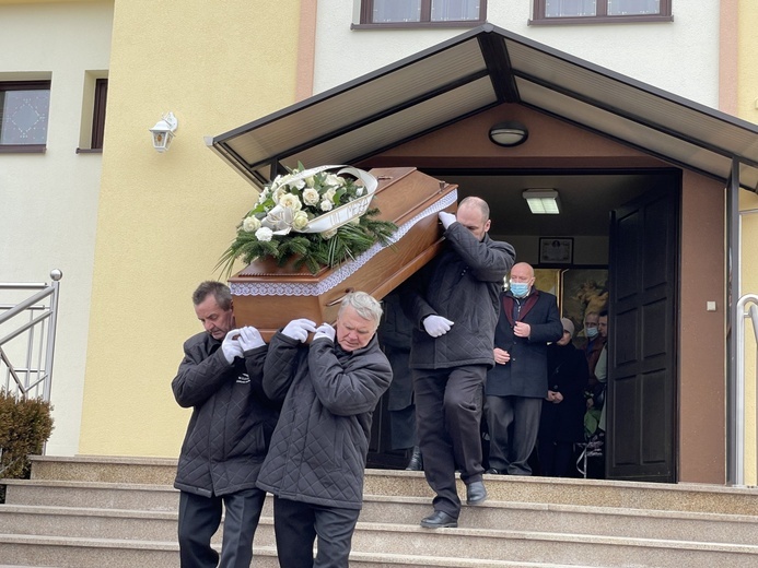 Ostatnie pożegnanie Renaty Ślosarczyk z Bestwinki