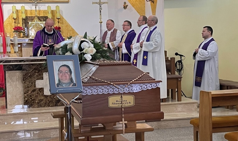 Ostatnie pożegnanie Renaty Ślosarczyk z Bestwinki