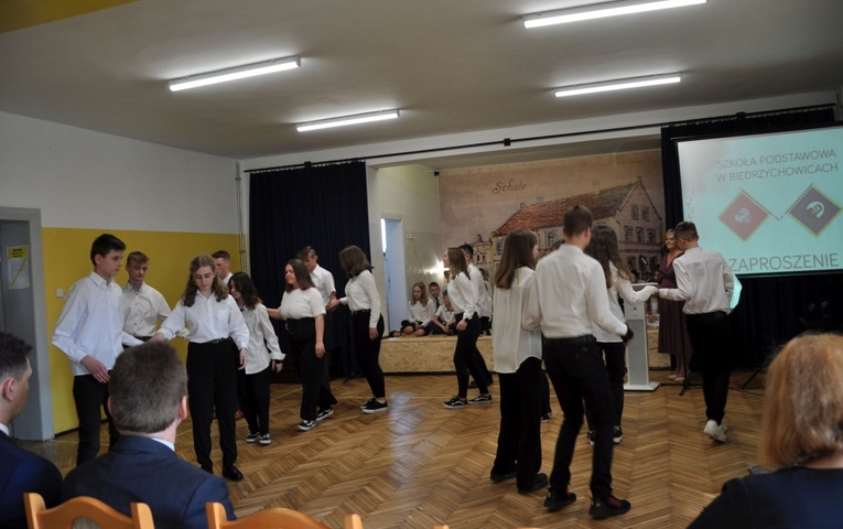 Jubileusz szkoły w Biedrzychowicach