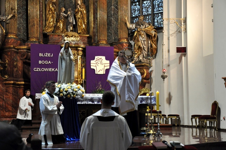 Akt poświęcenia Rosji i Ukrainy Niepokalanemu Sercu Maryi w katedrze opolskiej