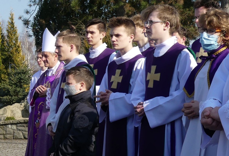 Ostatnie pożegnanie śp. ks. Tomasza Niedzieli w Bystrej Krakowskiej