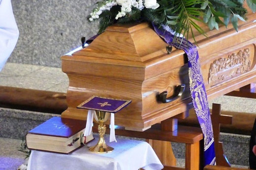 Ostatnie pożegnanie śp. ks. Tomasza Niedzieli w Bystrej Krakowskiej