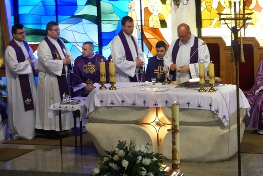 Ostatnie pożegnanie śp. ks. Tomasza Niedzieli w Bystrej Krakowskiej