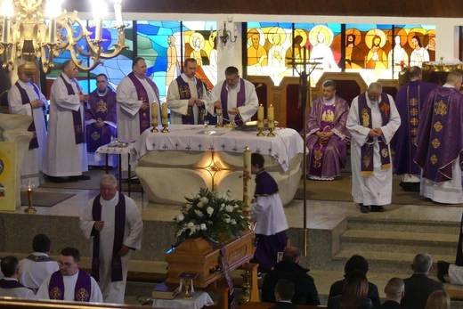 Ostatnie pożegnanie śp. ks. Tomasza Niedzieli w Bystrej Krakowskiej
