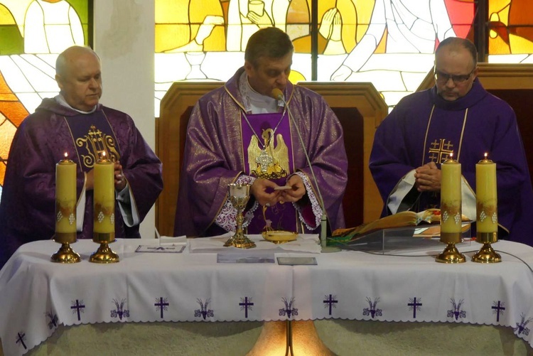 Ostatnie pożegnanie śp. ks. Tomasza Niedzieli w Bystrej Krakowskiej