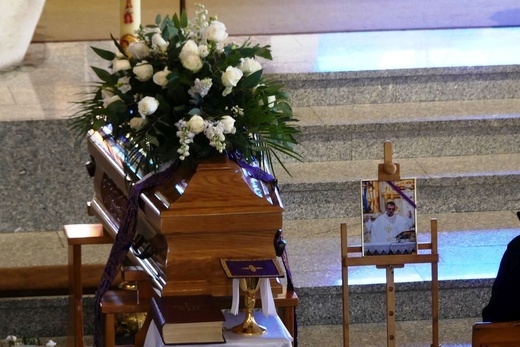 Ostatnie pożegnanie śp. ks. Tomasza Niedzieli w Bystrej Krakowskiej