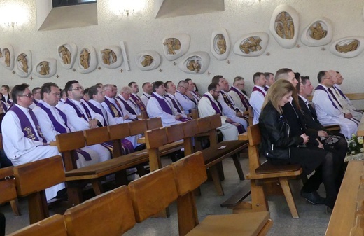 Ostatnie pożegnanie śp. ks. Tomasza Niedzieli w Bystrej Krakowskiej