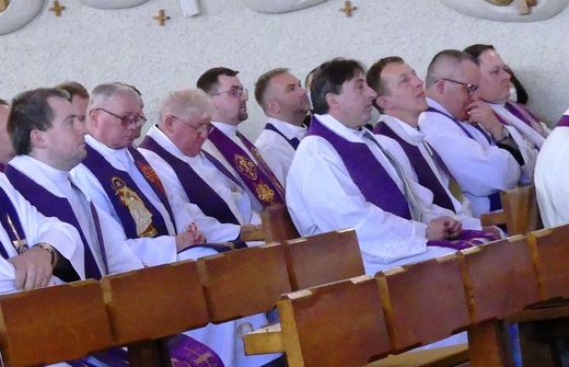 Ostatnie pożegnanie śp. ks. Tomasza Niedzieli w Bystrej Krakowskiej