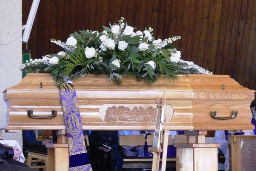 Ostatnie pożegnanie śp. ks. Tomasza Niedzieli w Bystrej Krakowskiej