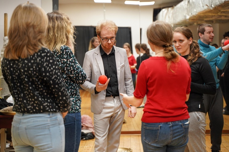 Chorzów. Gorzkie Żale w formie misterium, z muzyką i teatrem. Zaprasza FCMP "Trzej Towarzysze" 