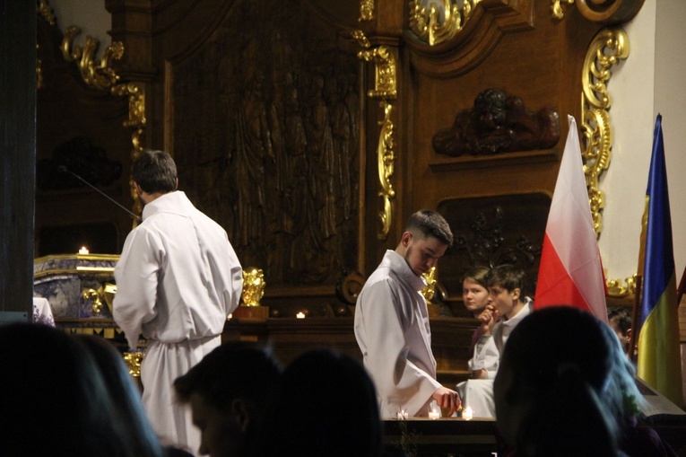 Zakliczyn. Czuwanie młodych z dekanatu