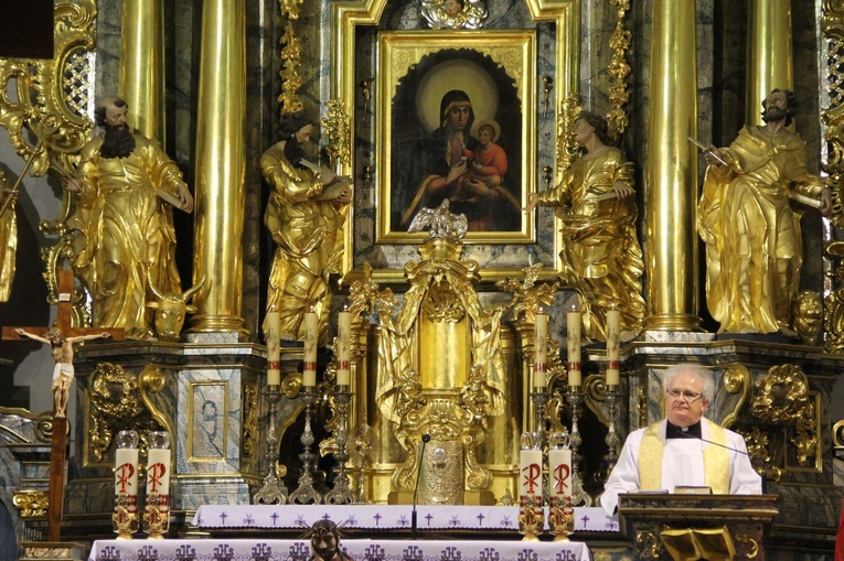 Zakliczyn. Czuwanie młodych z dekanatu