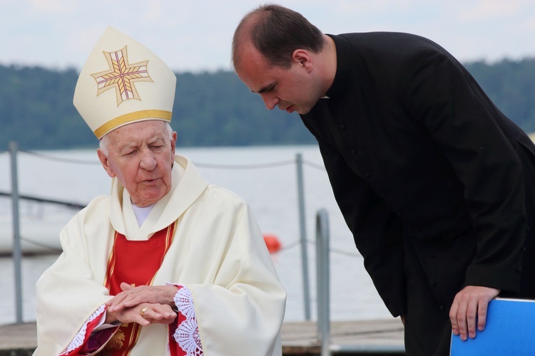 Abp Edmund Piszcz w obiektywie GN