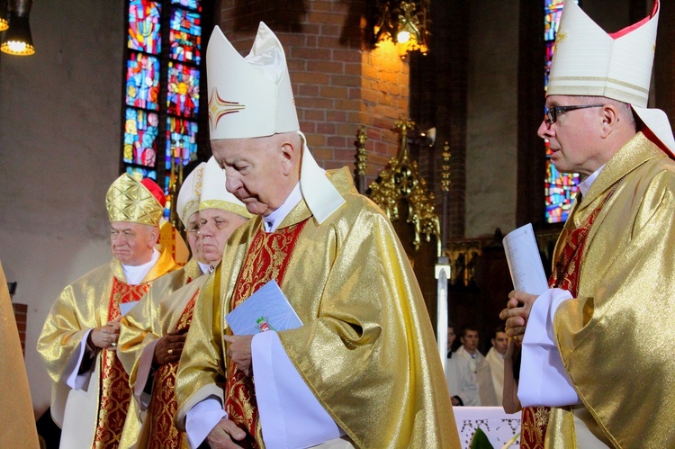 Abp Edmund Piszcz w obiektywie GN