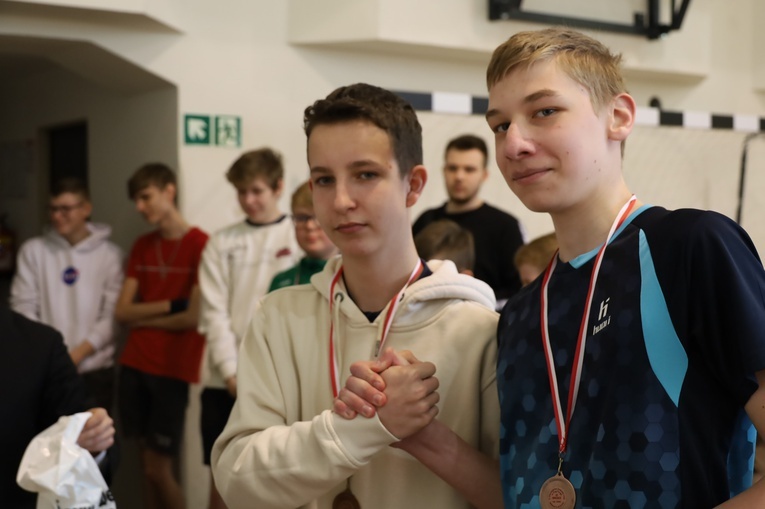 X Turniej Tenisa Stołowego i III Turniej Szachowy służby liturgicznej diecezji świdnickiej