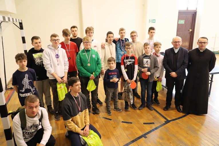 X Turniej Tenisa Stołowego i III Turniej Szachowy służby liturgicznej diecezji świdnickiej