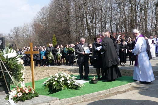 Uroczystości pogrzebowe ks. Tomasza Niedzieli w Bulowicach