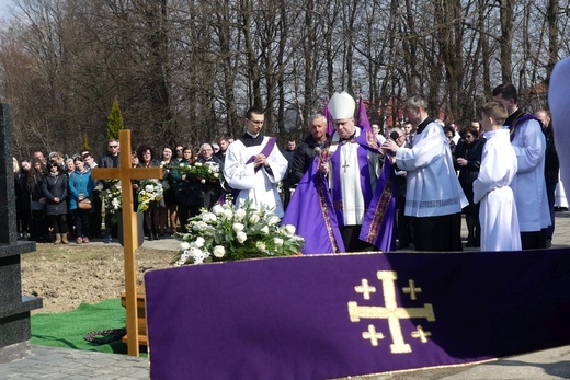 Uroczystości pogrzebowe ks. Tomasza Niedzieli w Bulowicach