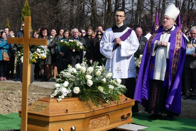 Uroczystości pogrzebowe ks. Tomasza Niedzieli w Bulowicach