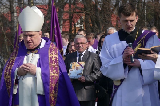 Uroczystości pogrzebowe ks. Tomasza Niedzieli w Bulowicach
