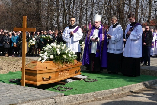 Uroczystości pogrzebowe ks. Tomasza Niedzieli w Bulowicach