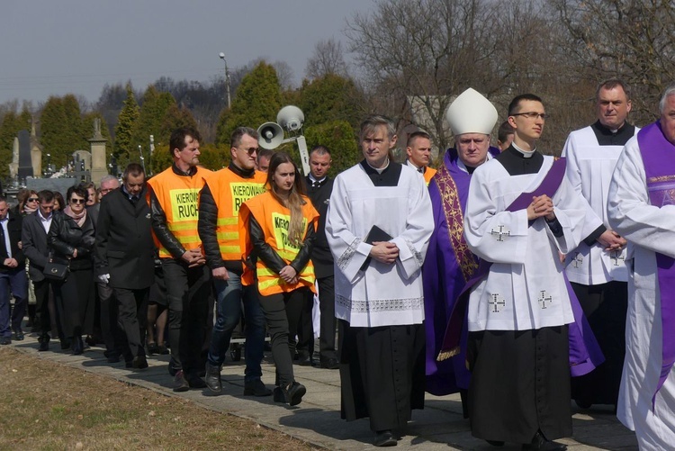 Uroczystości pogrzebowe ks. Tomasza Niedzieli w Bulowicach