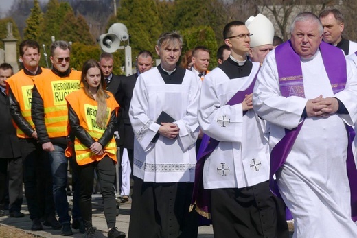 Uroczystości pogrzebowe ks. Tomasza Niedzieli w Bulowicach