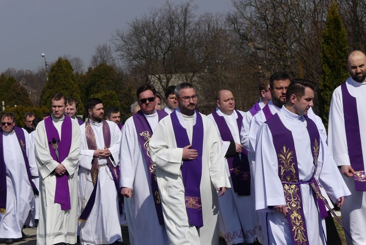 Uroczystości pogrzebowe ks. Tomasza Niedzieli w Bulowicach