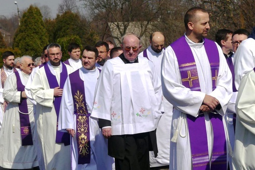 Uroczystości pogrzebowe ks. Tomasza Niedzieli w Bulowicach