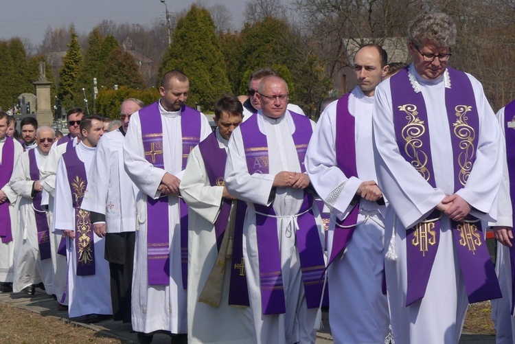 Uroczystości pogrzebowe ks. Tomasza Niedzieli w Bulowicach