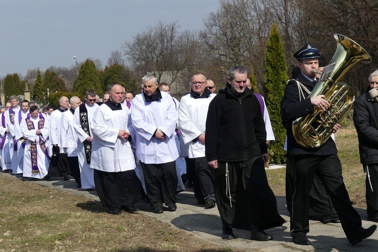 Uroczystości pogrzebowe ks. Tomasza Niedzieli w Bulowicach