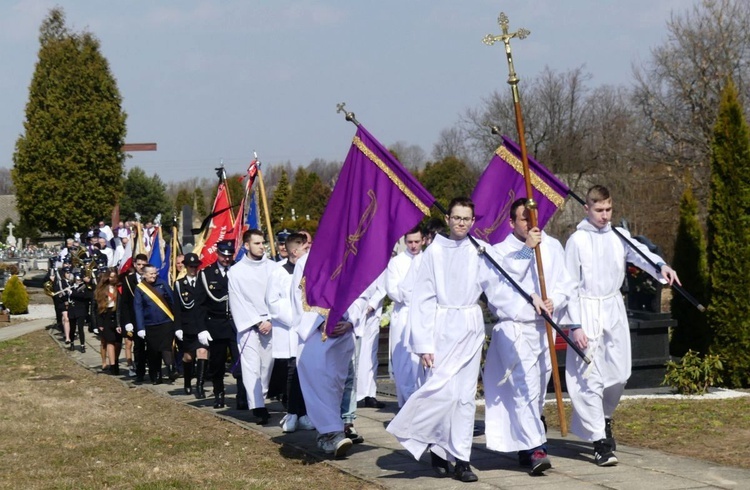 Uroczystości pogrzebowe ks. Tomasza Niedzieli w Bulowicach