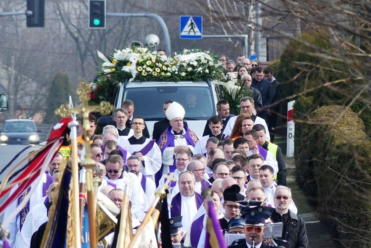 Uroczystości pogrzebowe ks. Tomasza Niedzieli w Bulowicach