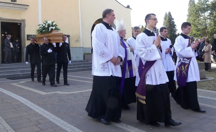 Uroczystości pogrzebowe ks. Tomasza Niedzieli w Bulowicach