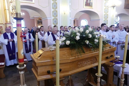 Uroczystości pogrzebowe ks. Tomasza Niedzieli w Bulowicach