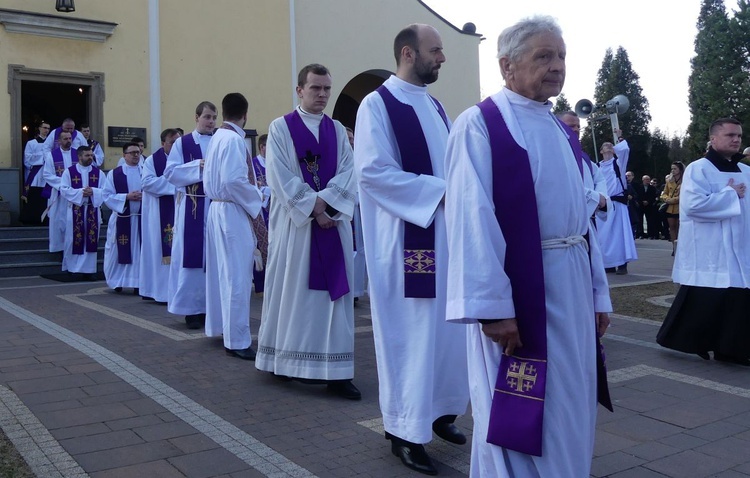 Uroczystości pogrzebowe ks. Tomasza Niedzieli w Bulowicach