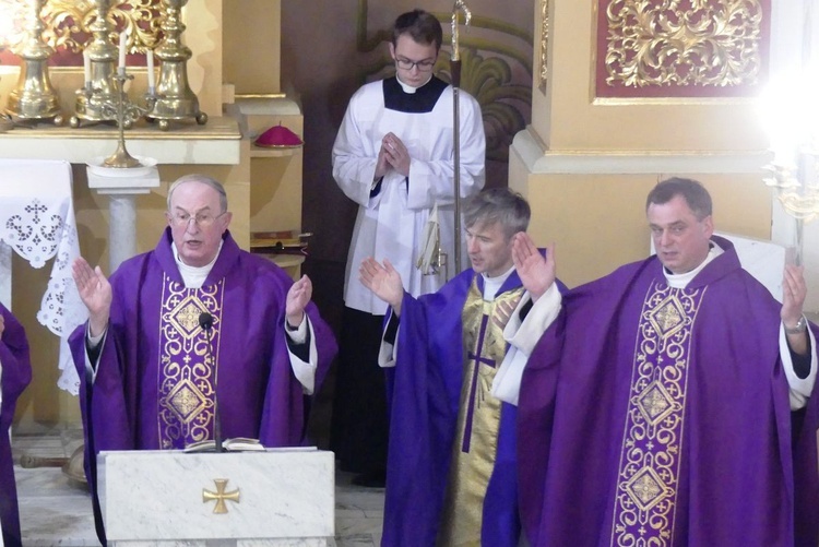 Uroczystości pogrzebowe ks. Tomasza Niedzieli w Bulowicach