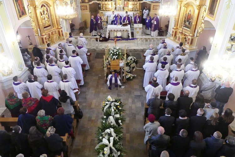 Uroczystości pogrzebowe ks. Tomasza Niedzieli w Bulowicach