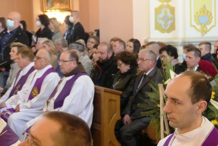 Uroczystości pogrzebowe ks. Tomasza Niedzieli w Bulowicach