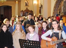 Goście z Ukrainy zapewnili muzyczną oprawę podczas Eucharystii.