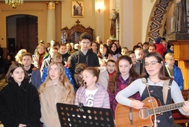 Goście z Ukrainy zapewnili muzyczną oprawę podczas Eucharystii.